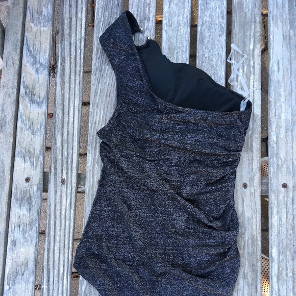 LIKE NEW | Off Shoulder | Black Metallic | Maillot with metal detail - Picture 9 of 11